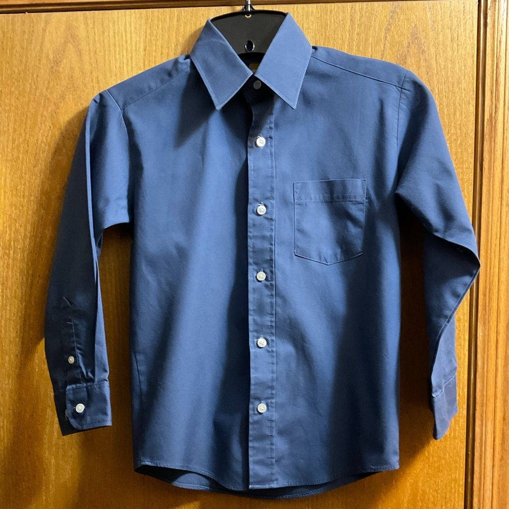 Boy’s Metroconcepts Classic Long Sleeve Button Down Blue Shirt. Extra Buttons